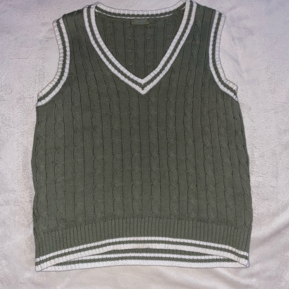 Green sweater vest - Brandy Melville - OS